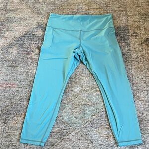 Athleta Ultra High Rise Salutation 7/8 Leggings